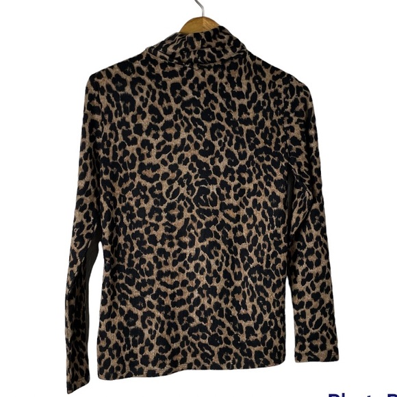 BEACH LUNCH LOUNGE SHAYNA ANIMAL PRINT SWEATER - Picture 4 of 7